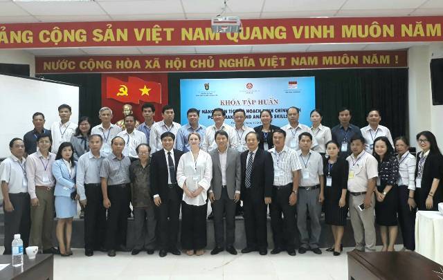 Khai giảng Lớp tập huấn “Kỹ năng phân tích và hoạch định chính sách” tại Đắk Lắk